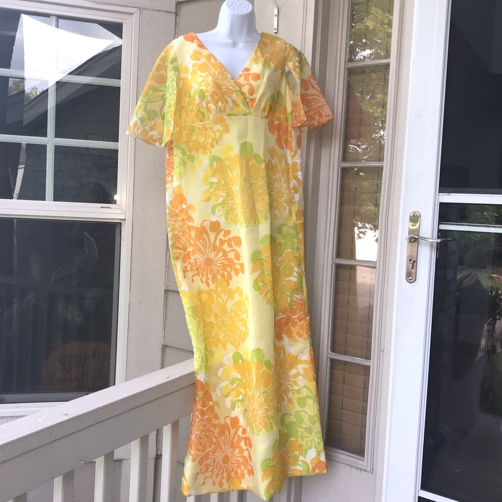 8  floral Yellow Alfred Shaheen 60's  70’s Gown